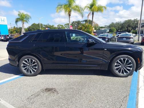 2024 Cadillac LYRIQ Sport