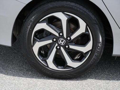 2017 Honda Accord EX-L w/Navigation & Honda Sensing