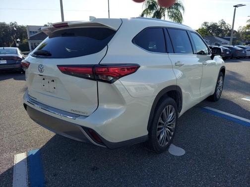2021 Toyota Highlander Platinum