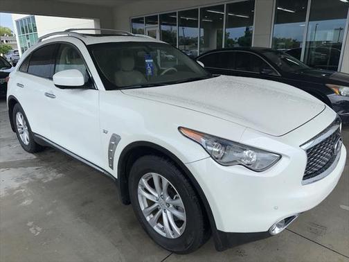 2017 INFINITI QX70 Base