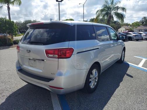 2017 Kia Sedona LX