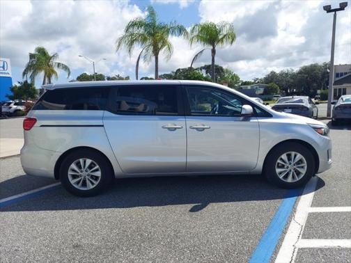 2017 Kia Sedona LX