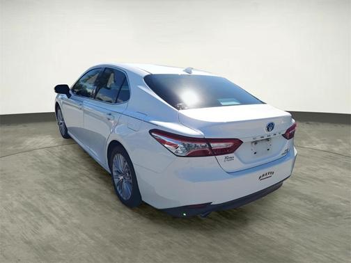 2020 Toyota Camry Hybrid XLE