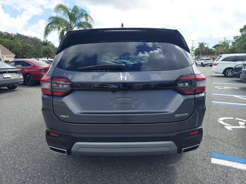 2025 Honda Pilot Touring 8-Passenger