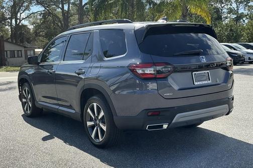 2025 Honda Pilot Touring 8-Passenger