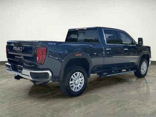 2022 GMC Sierra 2500 SLT