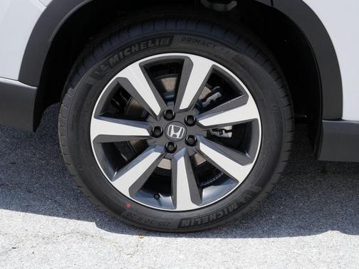 2025 Honda Pilot Touring 8-Passenger