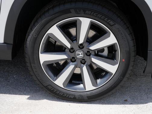 2025 Honda Pilot Touring 8-Passenger