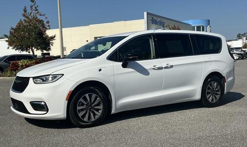 2024 Chrysler Pacifica Hybrid Select