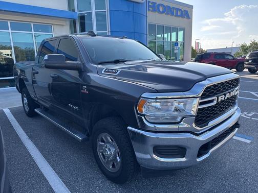 2021 RAM 2500 Tradesman Crew Cab 4x4 6'4' Box