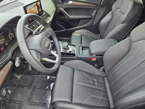 2022 Audi Q5 45 S line Premium Plus