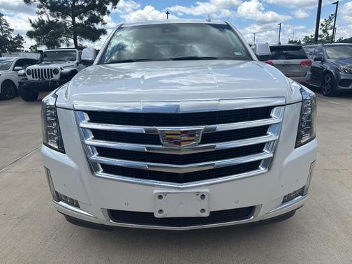 2017 Cadillac Escalade Luxury