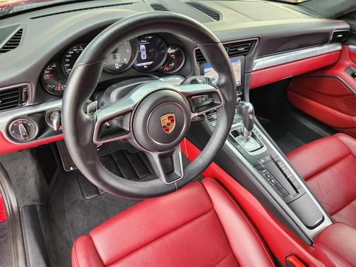 2019 Porsche 911 Carrera 4S