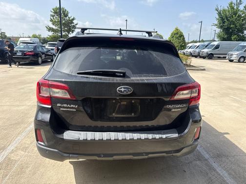 Crystal Black Silica 2017 Subaru Outback 3.6R