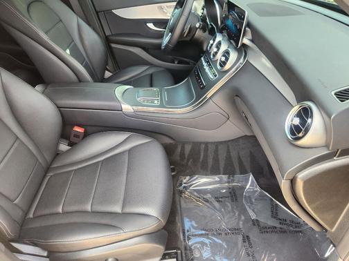 Graphite Gray Metallic 2021 Mercedes-Benz GLC 300 Base