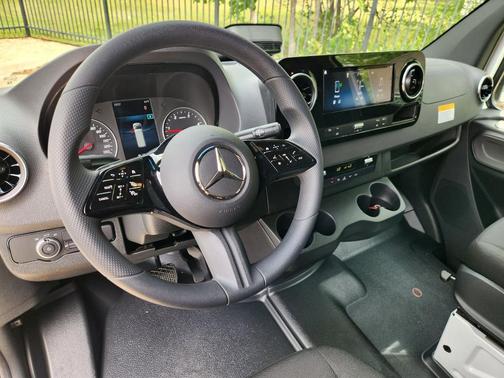 Arctic White 2026 Mercedes-Benz Sprinter 2500 High Roof