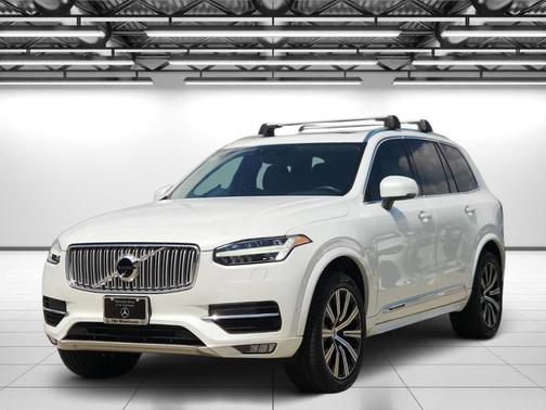 Crystal White Pearl Metallic 2018 Volvo XC90 T6 Inscription