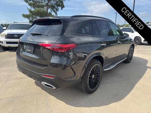 Graphite Gray Metallic 2026 Mercedes-Benz GLC 300 Base 4MATIC