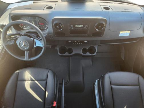 2025 Mercedes-Benz Sprinter 2500 Standard Roof