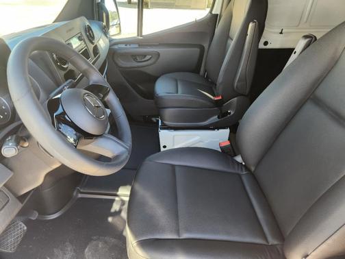 2025 Mercedes-Benz Sprinter 2500 Standard Roof