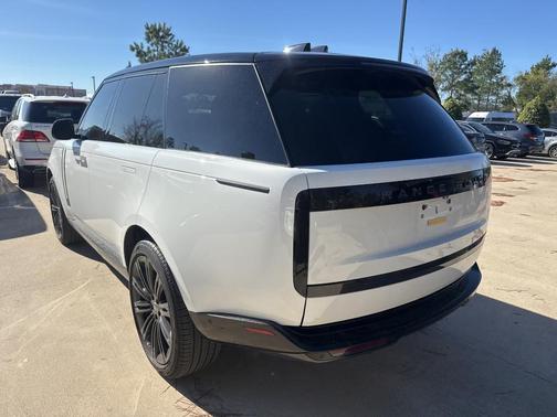 2025 Land Rover Range Rover P400 SE