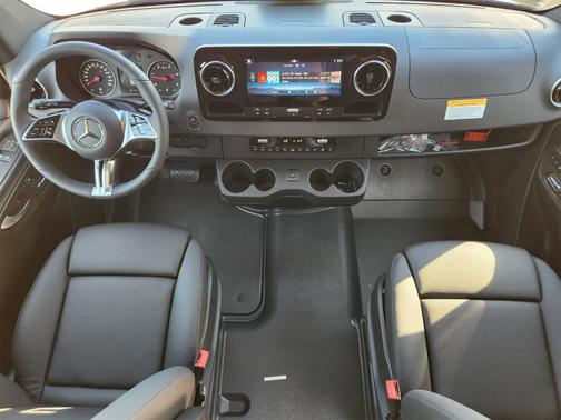 2025 Mercedes-Benz Sprinter 2500 144 WB Standard Roof Passenger