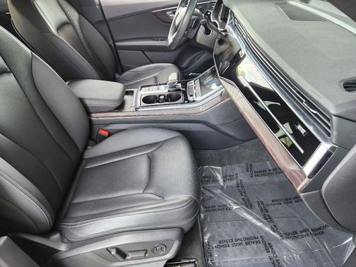 2021 Audi Q8 55 Premium Plus