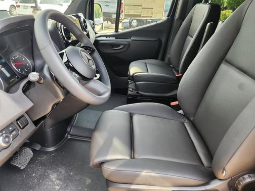 2025 Mercedes-Benz Sprinter 2500 High Roof