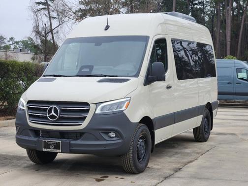 2025 Mercedes-Benz Sprinter 2500 144 WB Standard Roof Passenger
