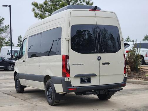2025 Mercedes-Benz Sprinter 2500 144 WB Standard Roof Passenger