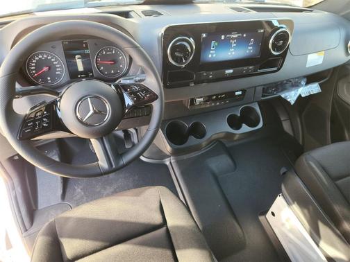 2026 Mercedes-Benz Sprinter 2500 Standard Roof