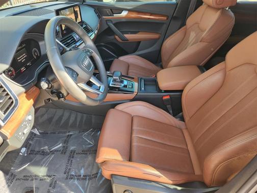 2022 Audi Q5 45 S line Prestige