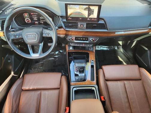 2022 Audi Q5 45 S line Prestige