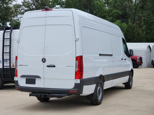 2025 Mercedes-Benz Sprinter 2500 High Roof