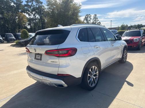 Mineral White Metallic 2020 BMW X5 xDrive40i