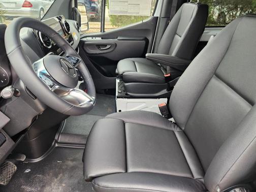 2025 Mercedes-Benz Sprinter 2500 High Roof
