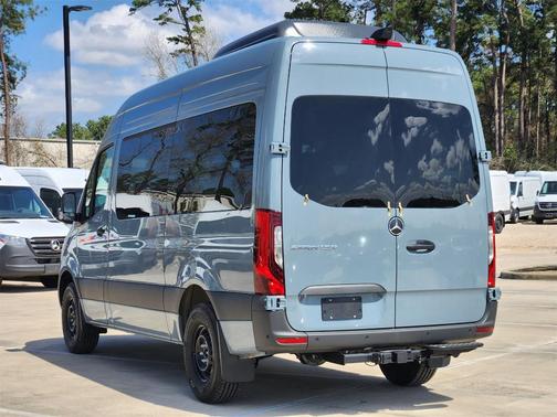 2025 Mercedes-Benz Sprinter 2500 144 WB Standard Roof Passenger
