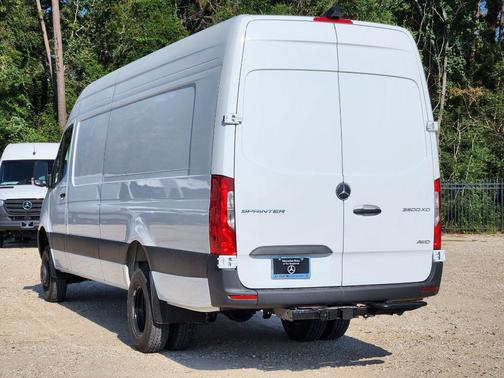 2025 Mercedes-Benz Sprinter 3500XD High Roof