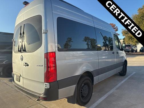 2025 Mercedes-Benz Sprinter 2500 144 WB Standard Roof Passenger