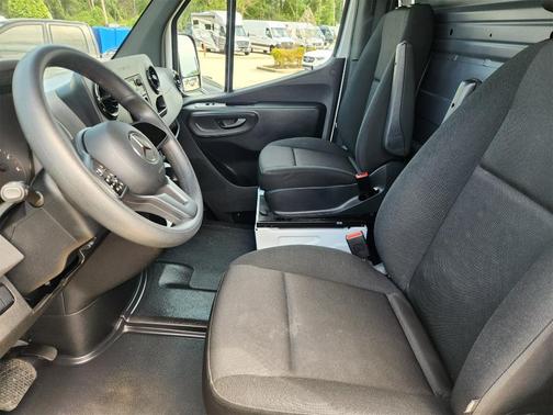 2023 Mercedes-Benz Sprinter 2500 170 WB