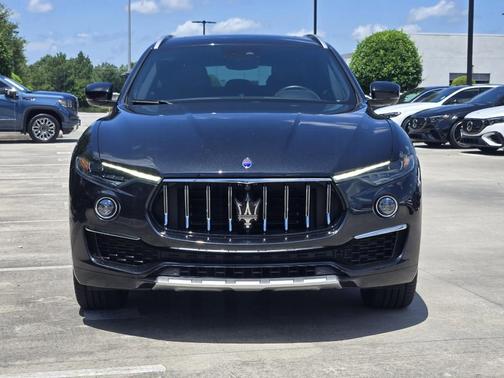 Nero Ribelle Metallic 2021 Maserati Levante GranLusso