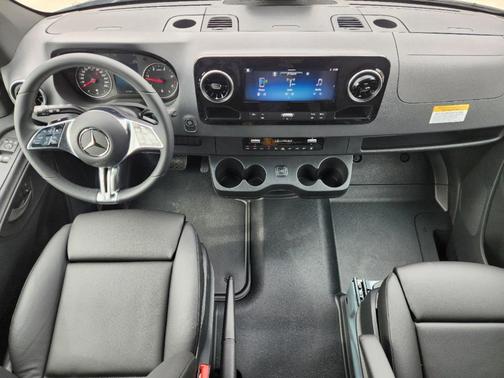 2025 Mercedes-Benz Sprinter 2500 144 WB Standard Roof Passenger