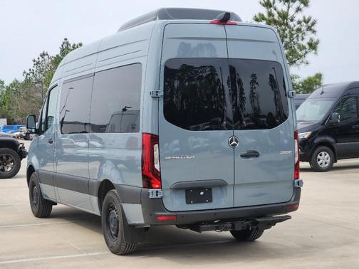 2025 Mercedes-Benz Sprinter 2500 144 WB Standard Roof Passenger