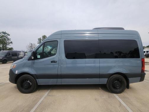 2025 Mercedes-Benz Sprinter 2500 144 WB Standard Roof Passenger