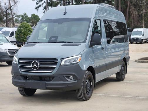 2025 Mercedes-Benz Sprinter 2500 144 WB Standard Roof Passenger