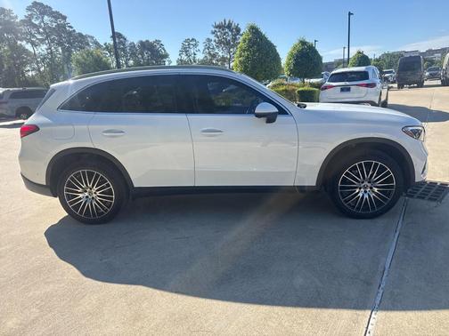 2026 Mercedes-Benz GLC 300 Base