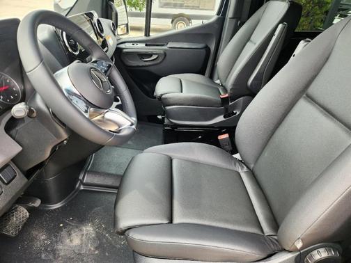 2025 Mercedes-Benz Sprinter 2500 High Roof