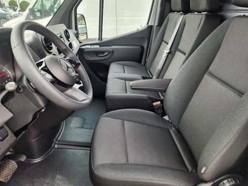 2025 Mercedes-Benz Sprinter 2500 Standard Roof