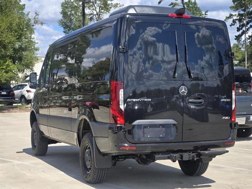 2026 Mercedes-Benz Sprinter 2500 PASSENGER 144 WB