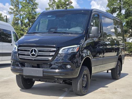 2026 Mercedes-Benz Sprinter 2500 PASSENGER 144 WB